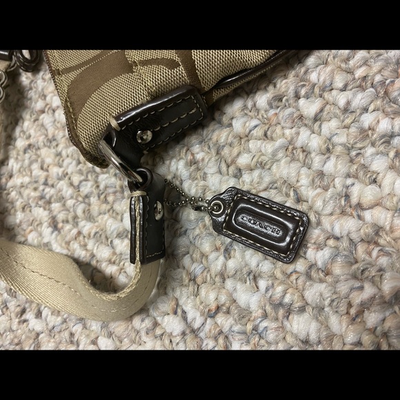 Coach Crossbody Monogram Brown Canvas, great condition in classic brown/beige - Picture 5 of 5